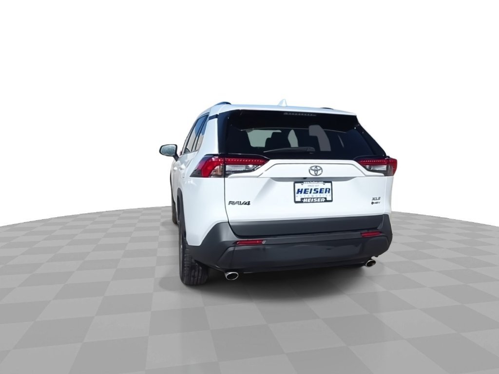 Used 2025 White Toyota XLE image 7