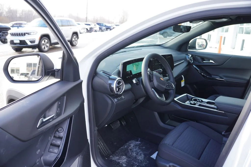 2026 Chevrolet Equinox LT - Photo 10