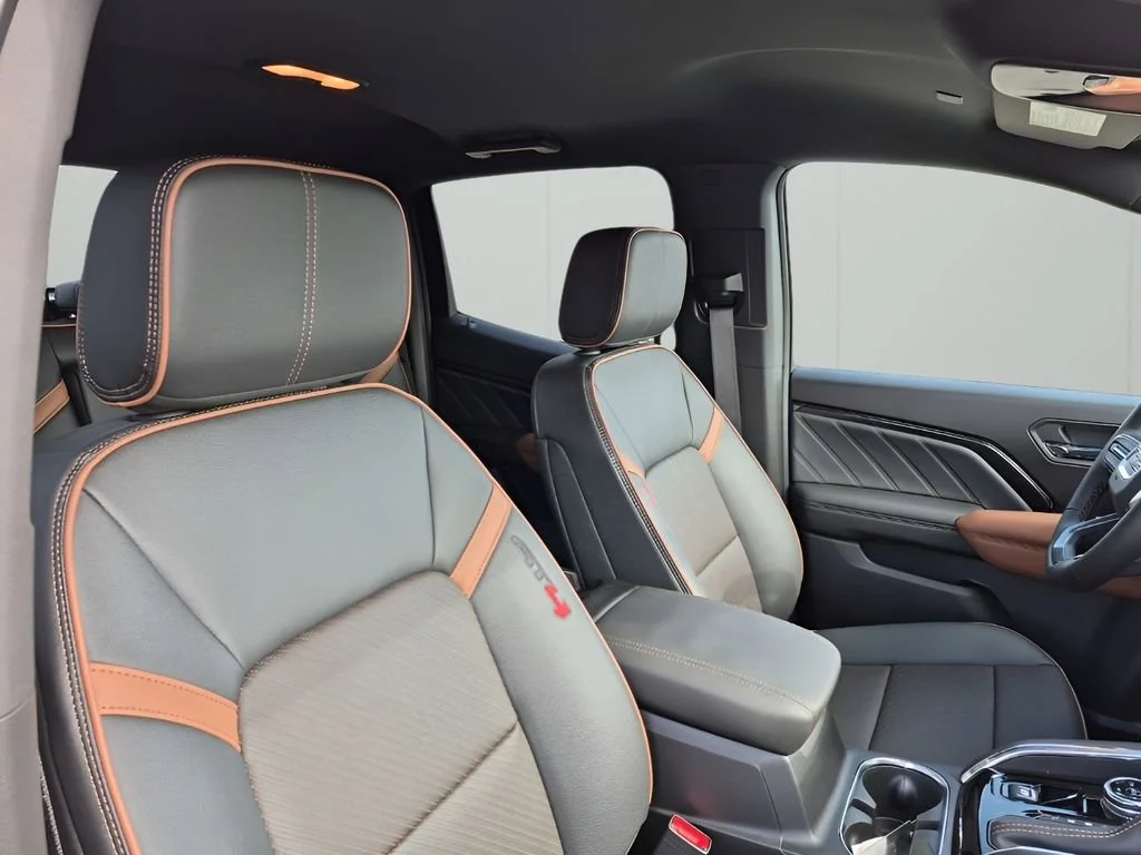 New 2026 Onyx Black GMC AT4 image 17