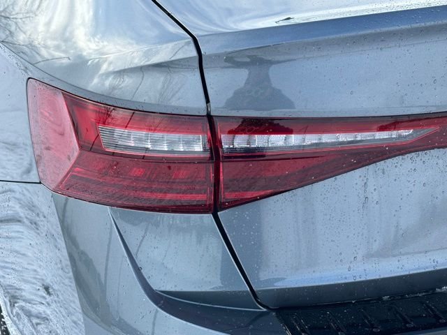 2025 Volkswagen Jetta SE - Photo 13