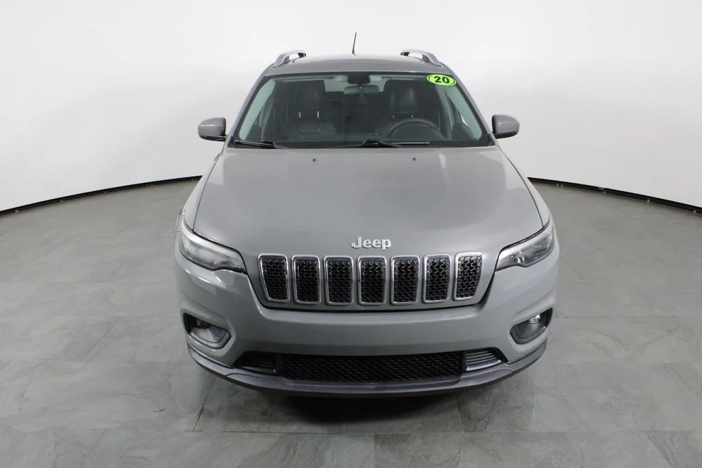 Used 2020 Gray Jeep Latitude Plus image 11