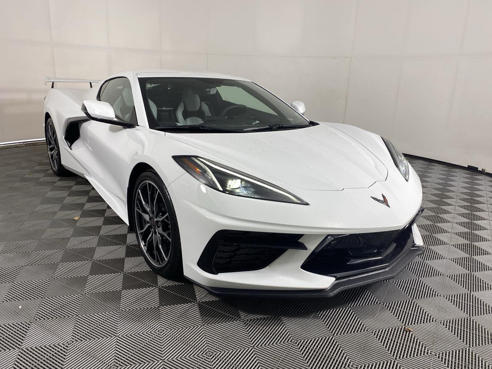 Used 2023 Arctic White Chevrolet 2LT image 13