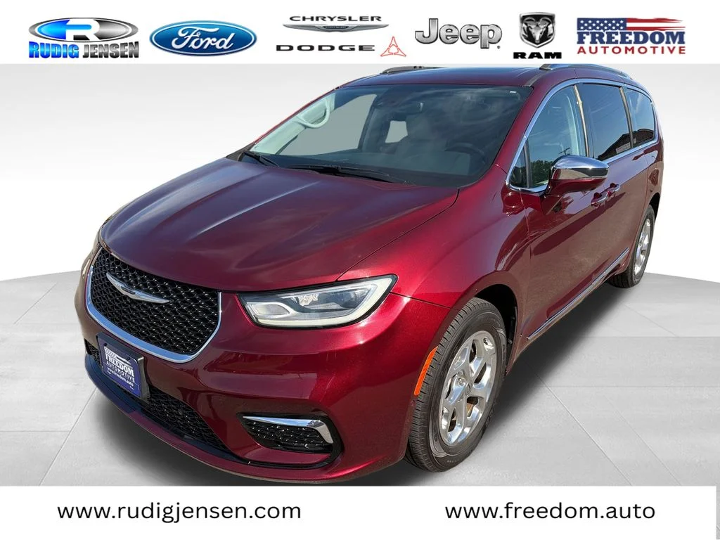 2021 Chrysler Pacifica Limited's photo