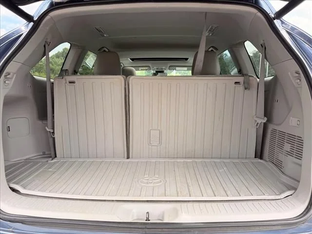 Used 2019 Blue Toyota XLE image 29