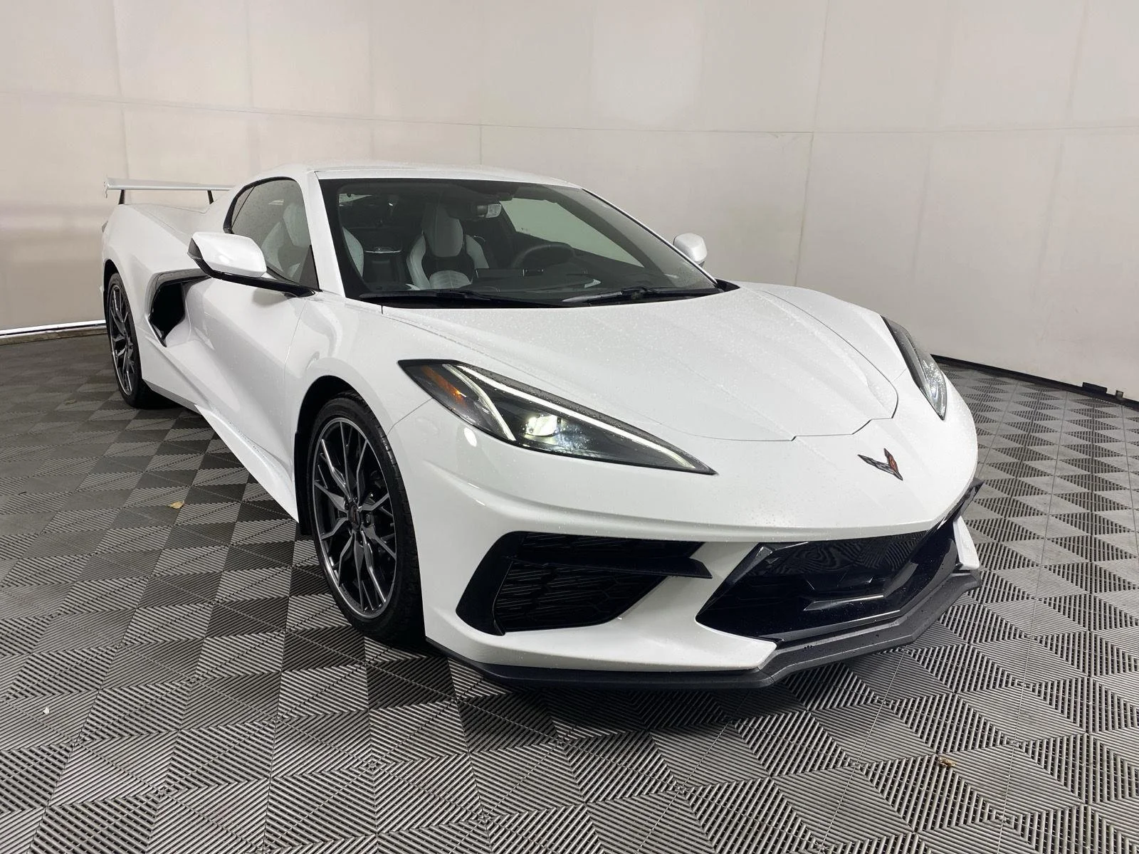 Used 2023 Arctic White Chevrolet 2LT image 13