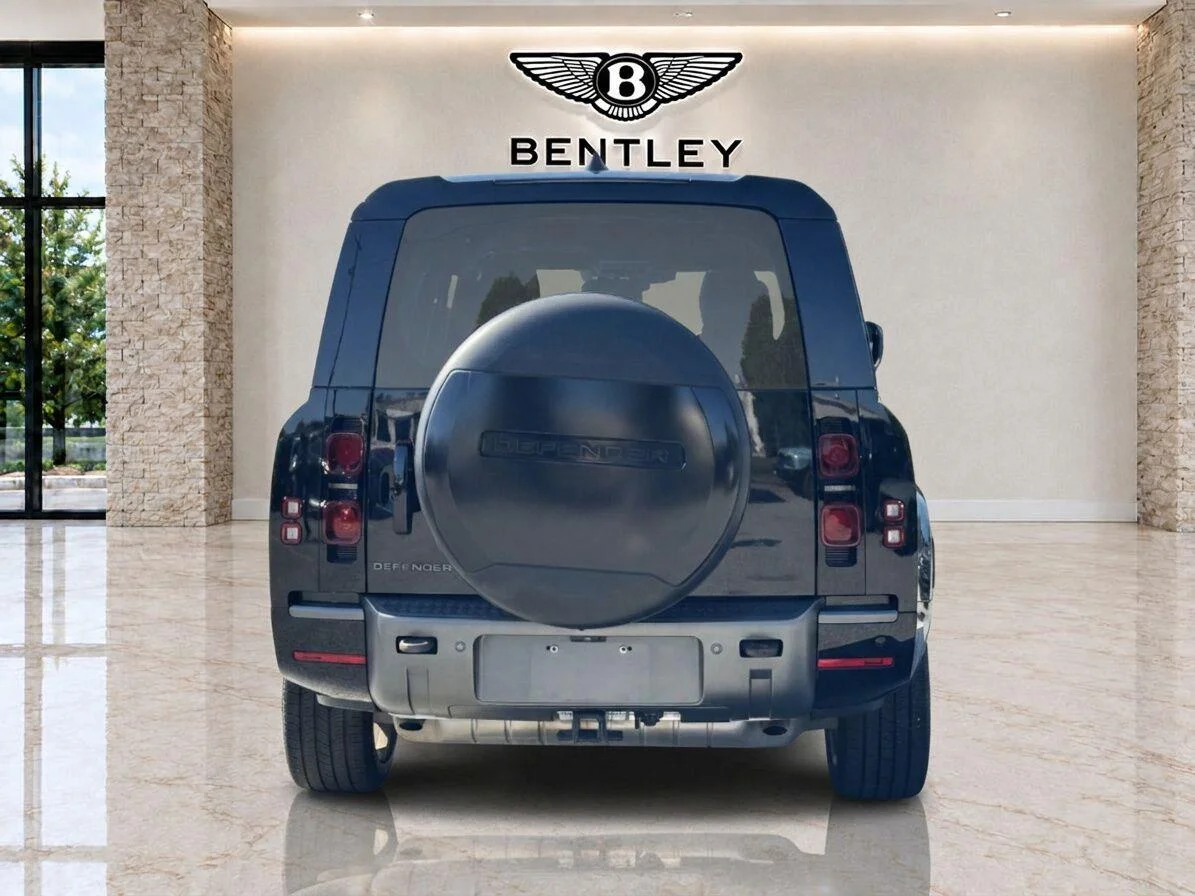 Used 2024 Santorini Black Metallic Land Rover Outbound image 4