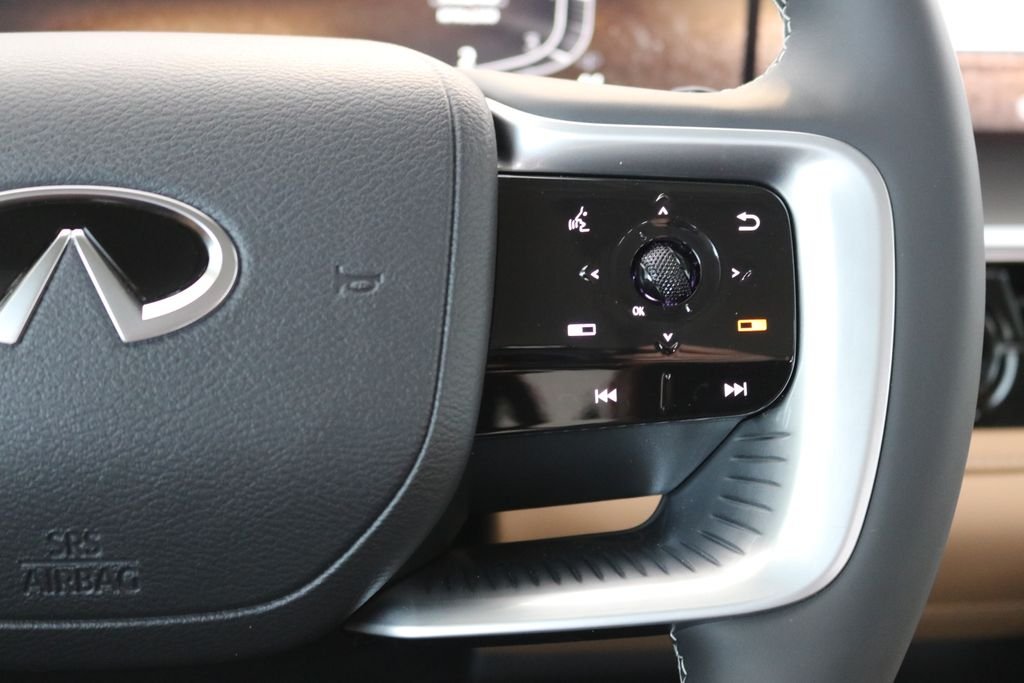 New 2026 RADIANT WHITE INFINITI Luxe 4WD image 11