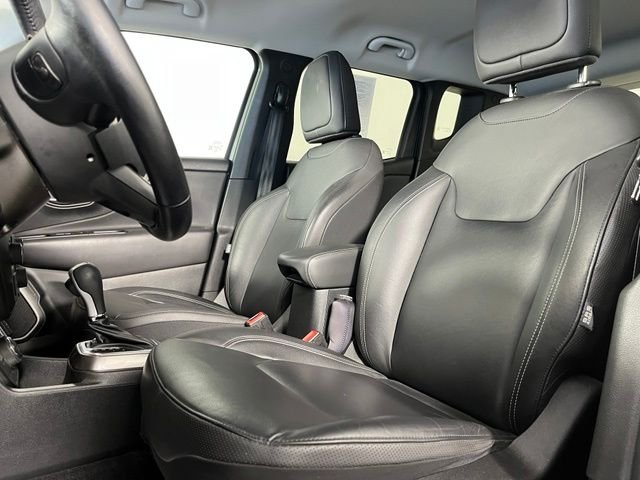 Used 2020 Gray Jeep Limited image 17