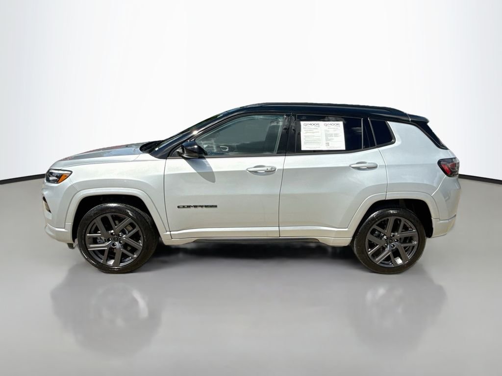 Certified Used 2025 Silver Zynith Metallic Clearcoat Jeep Limited image 5