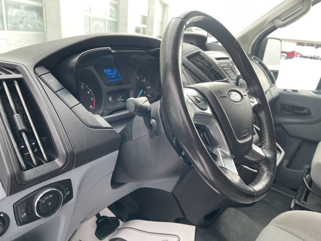 Used 2016  Ford BASE image 15