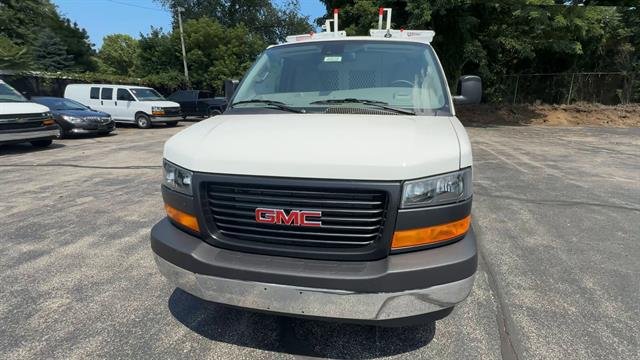 2025 GMC Savana Cargo Work Van - Photo 34