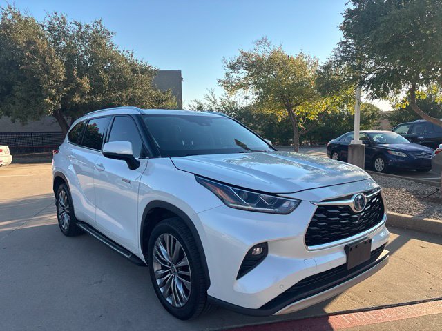 Used 2020 White Toyota Platinum image 3