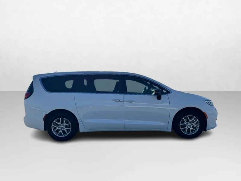 Used 2025 Bright White Clearcoat Chrysler Select FWD image 4