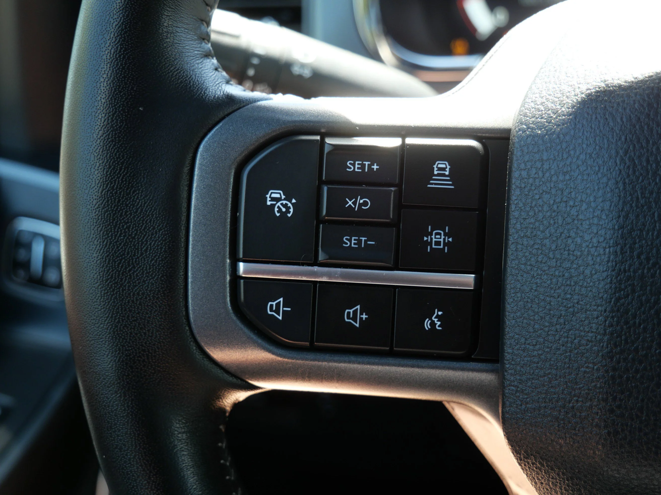 Certified Used 2023 Agate Black Metallic Ford LARIAT image 27