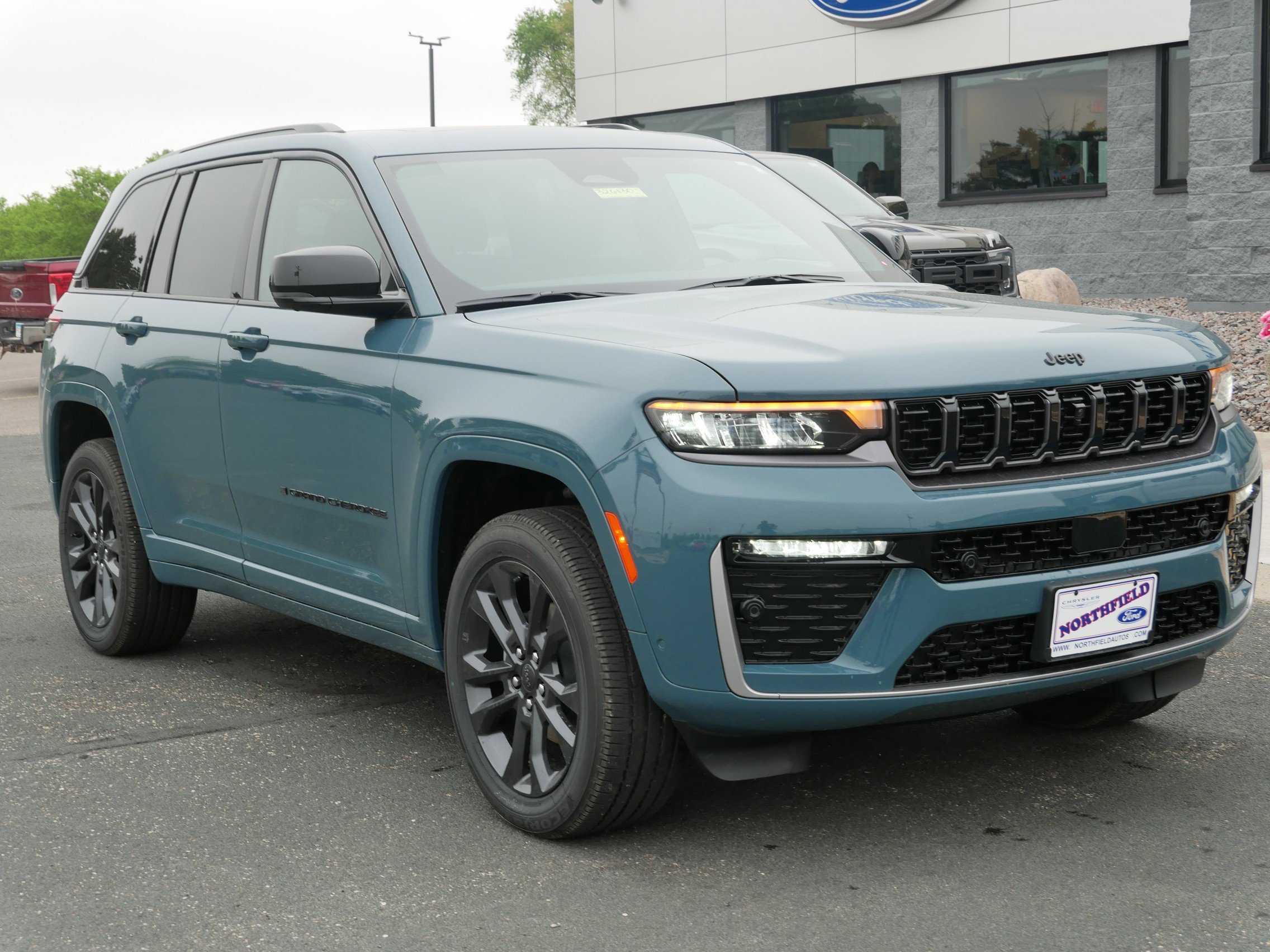 New 2026 Steel Blue Exterior Paint Jeep Limited Reserve image 2