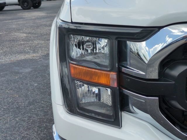 Used 2023 Oxford White Ford XLT image 10
