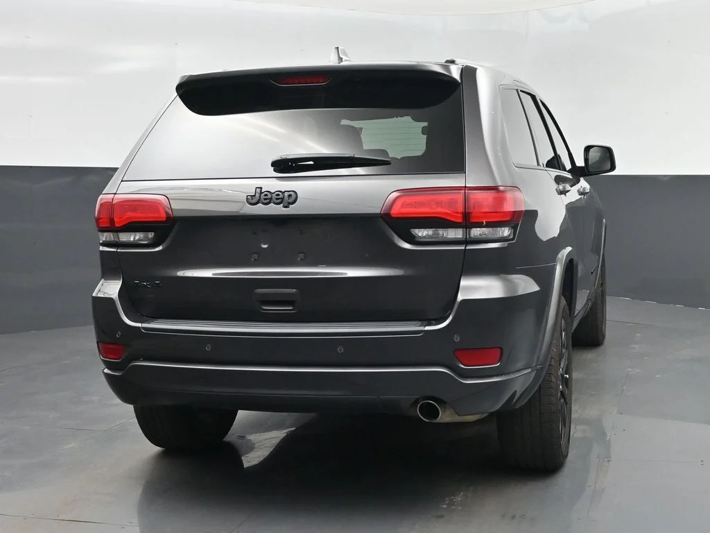 Used 2021 Gray Jeep Laredo X image 28