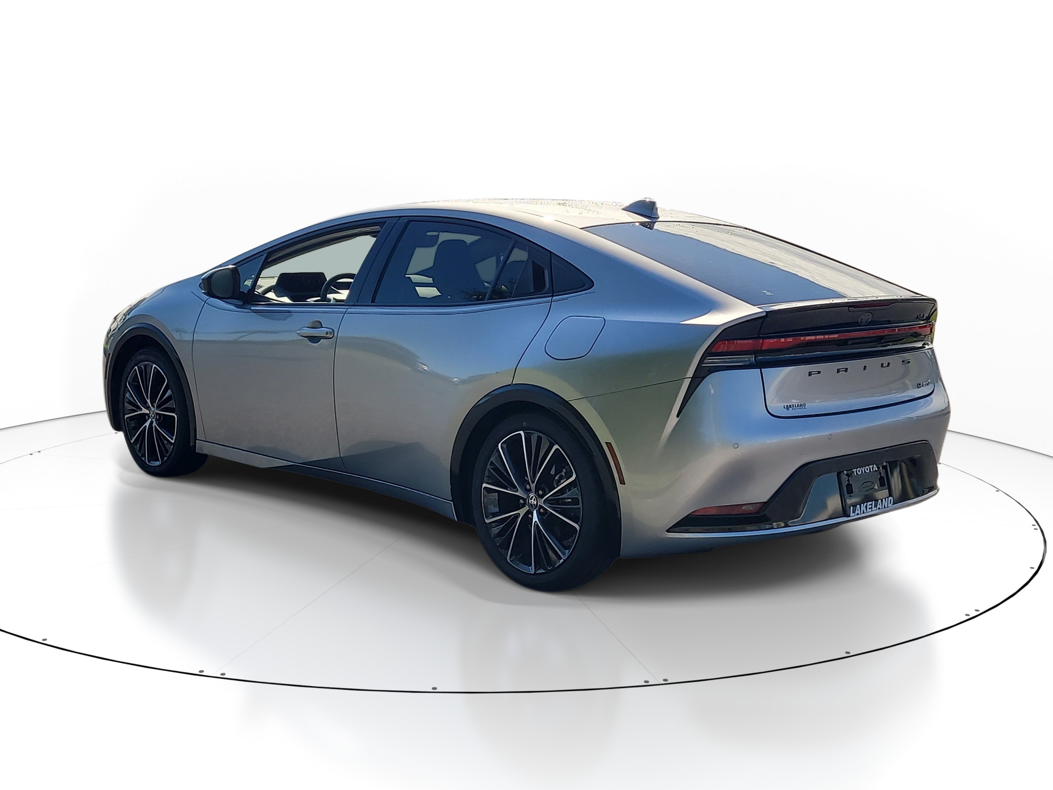 Used 2024 Cutting Edge Toyota XLE image 4