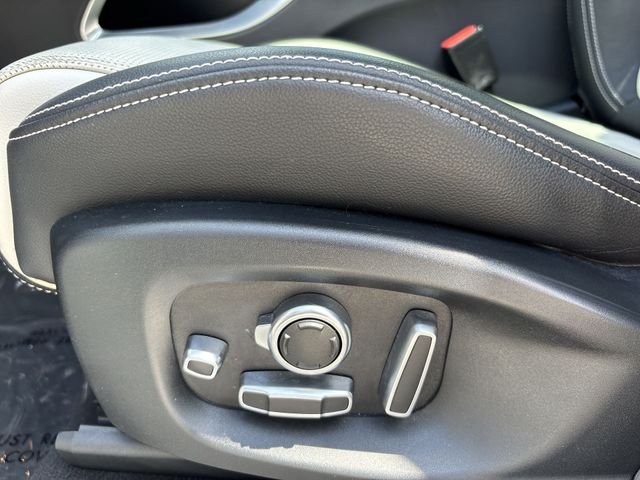 Used 2019 White Jaguar 20d R-Sport image 12