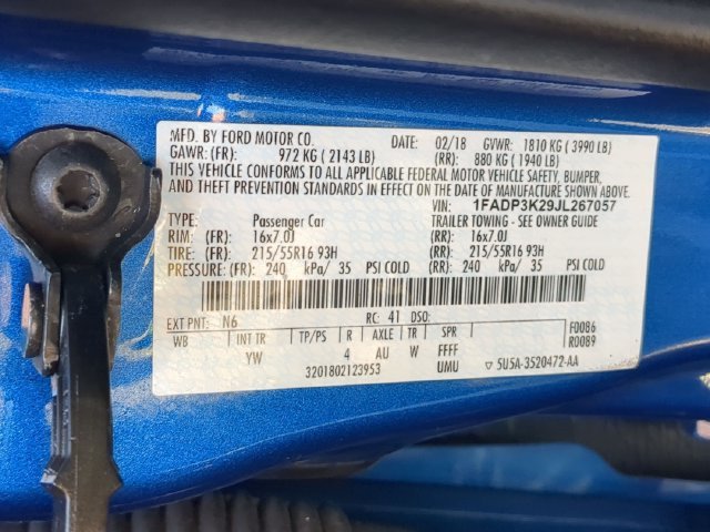 Used 2018 Blue Ford SE image 31