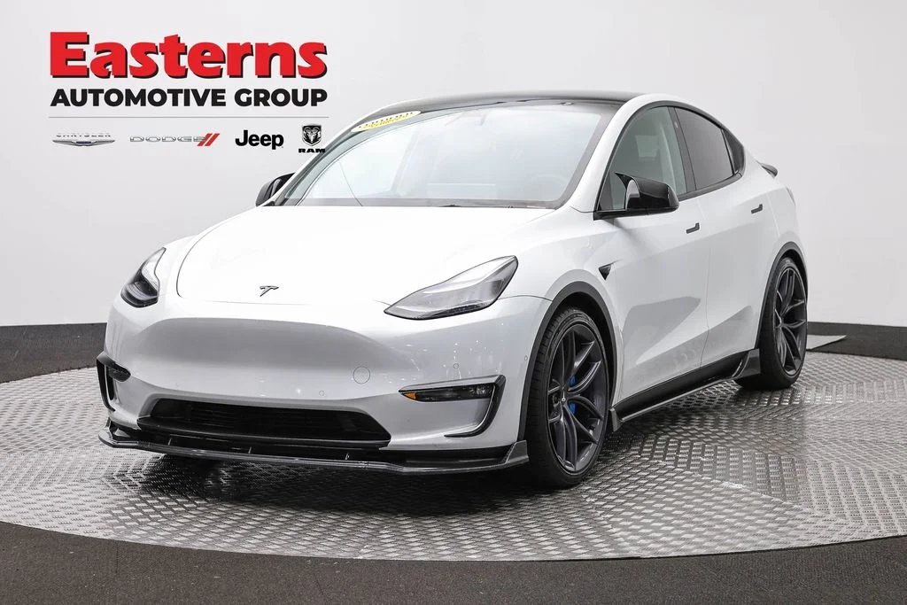 Used 2022  Tesla Performance image 1