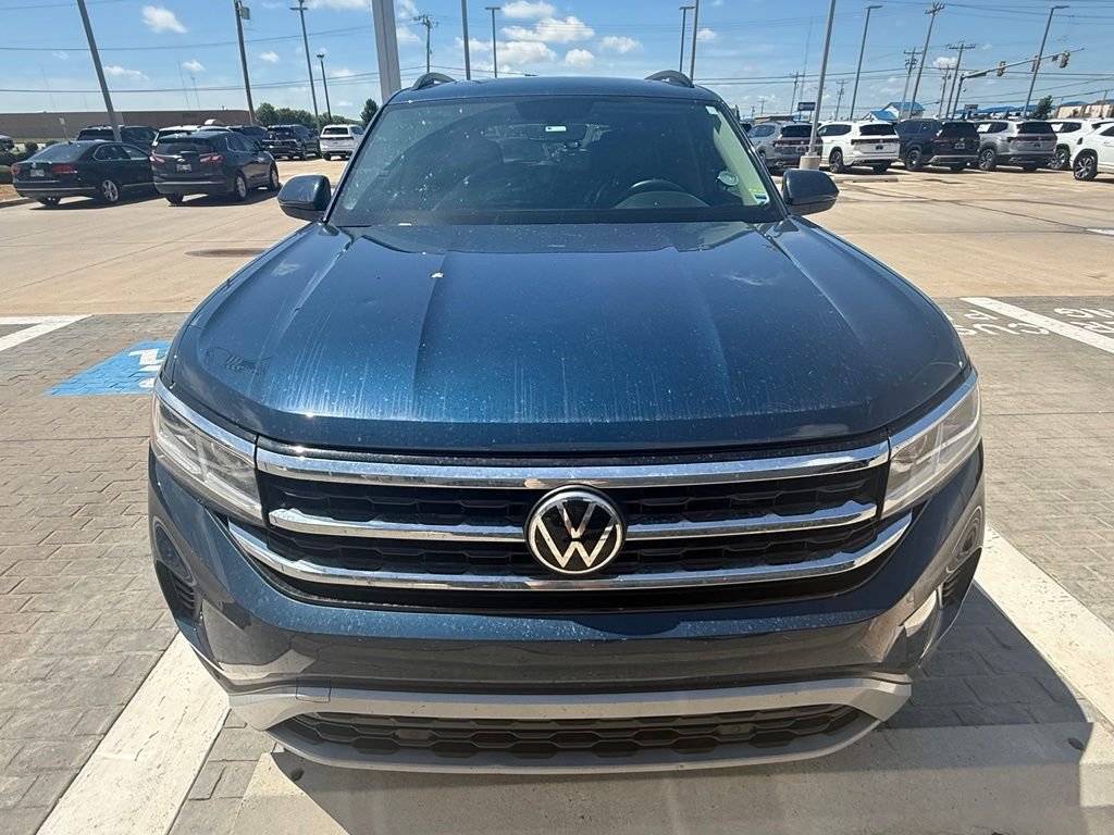 Used 2021 Tourmaline Blue Metallic Volkswagen 3.6L V6 SE w/Technology image 3