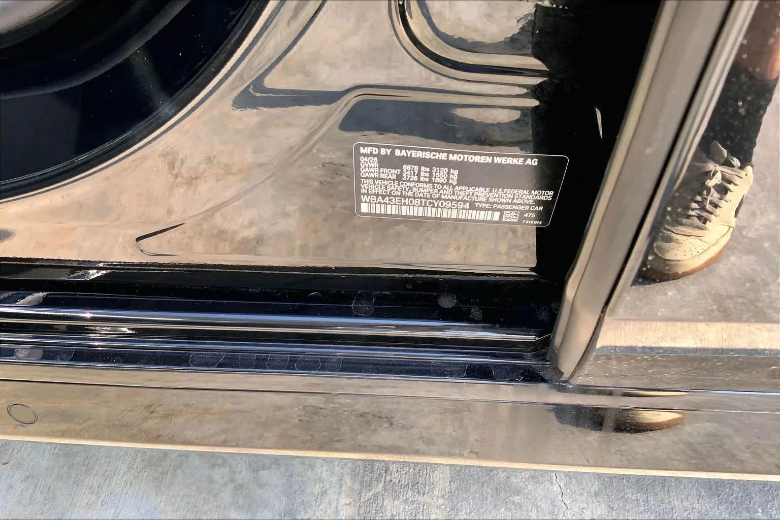 New 2026 Black Sapphire Metallic BMW 750e xDrive image 19