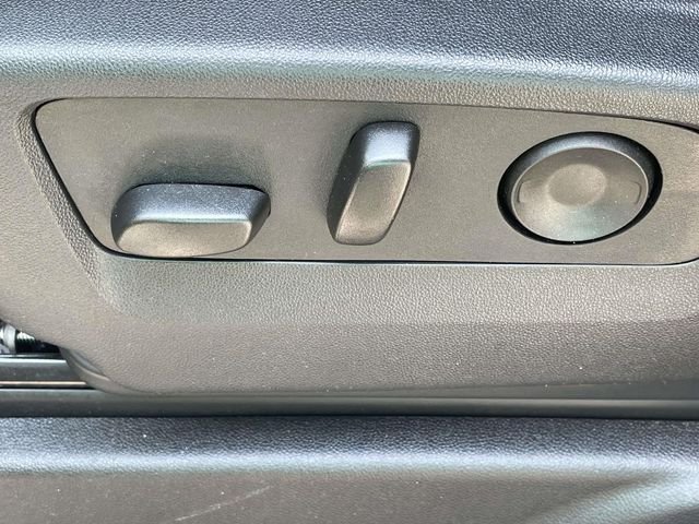 2025 GMC Yukon XL Elevation - Photo 17