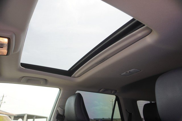 Used 2022  Toyota SR5 Premium image 18