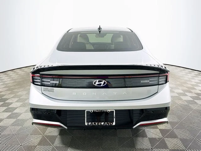 New 2026 Silver Hyundai SEL Sport image 4