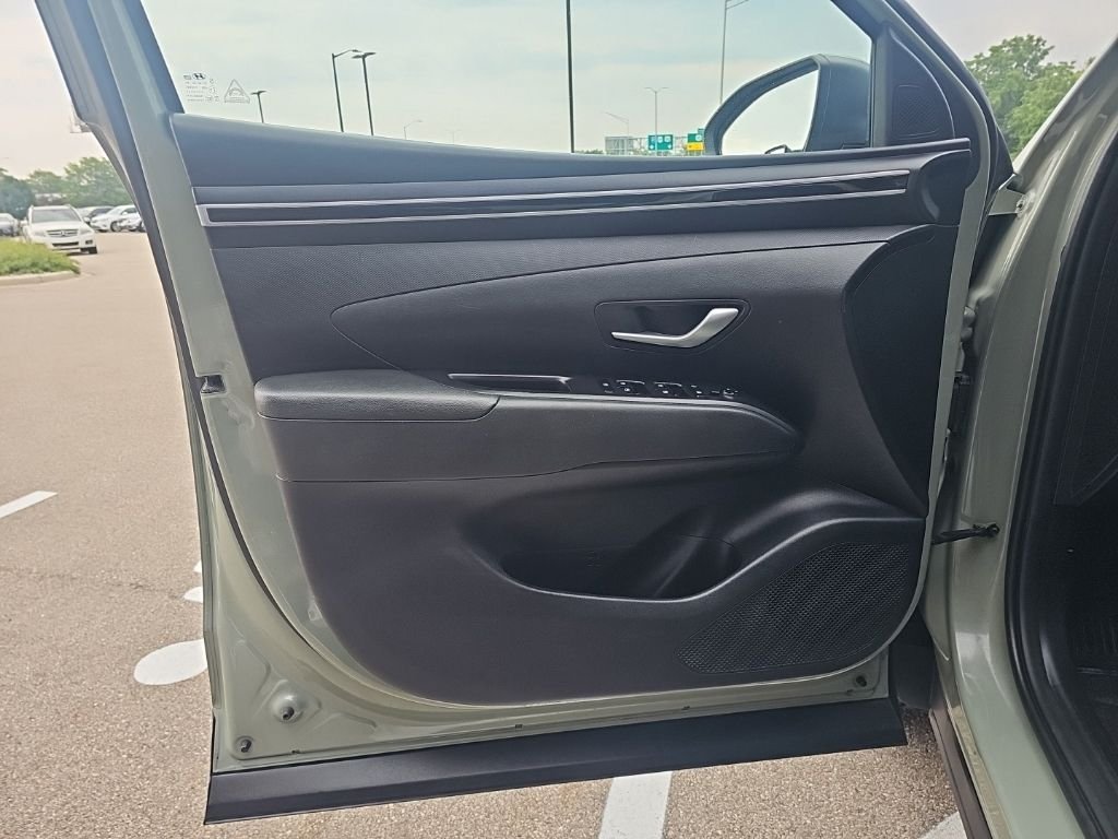 Used 2022 Green Hyundai SEL image 10