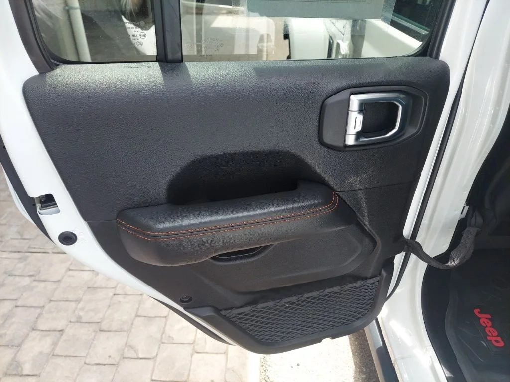 Used 2023 White Jeep Mojave image 45