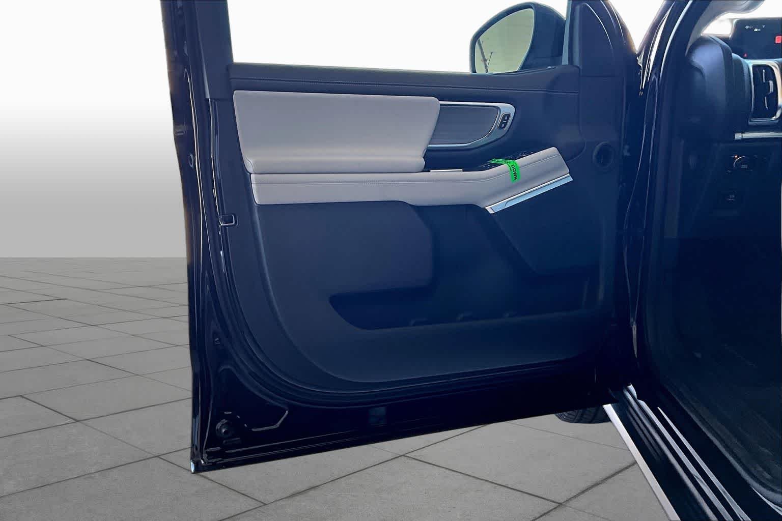 New 2026 Agate Black Metallic Ford MAX Platinum® image 10