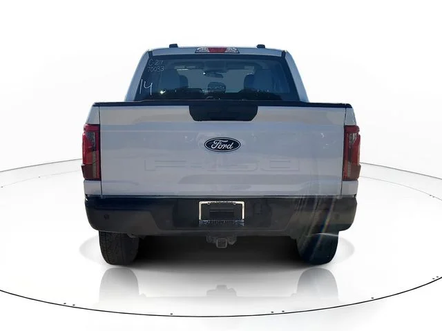 New 2026 Oxford White Ford XL image 6