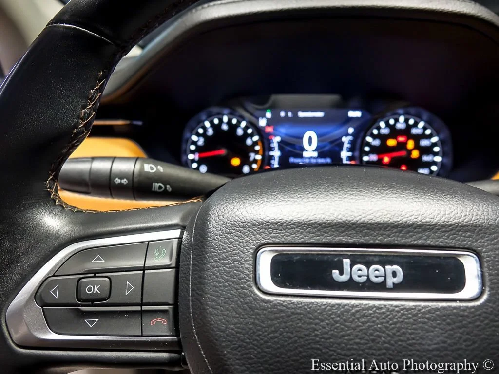 Used 2022 Gray Jeep Limited image 16
