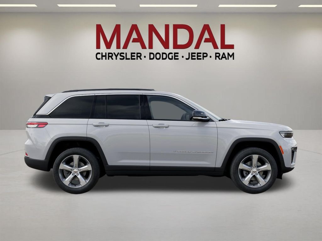 New 2026 Bright White Clear-Coat Exterior Paint Jeep Limited image 21