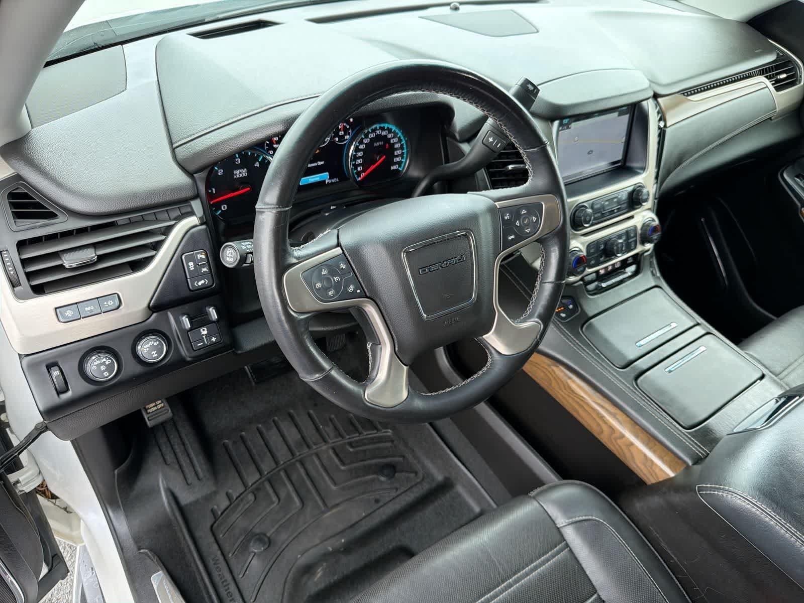 Used 2019 White Frost Tricoat GMC Denali image 10