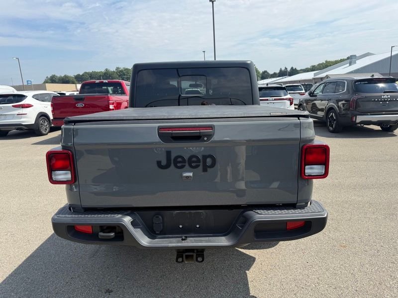 Used 2023 Gray Jeep Sport S image 14