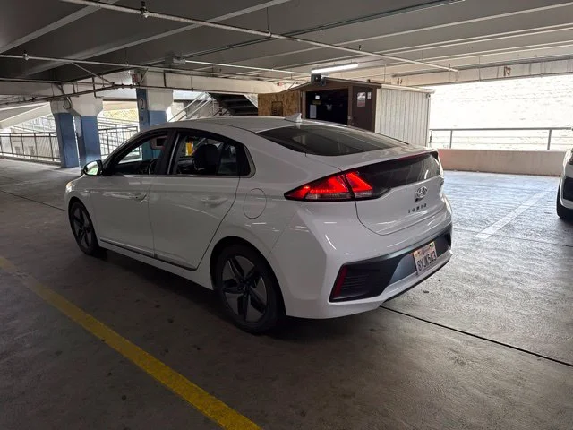 Used 2022 White Hyundai SEL image 5
