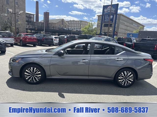 2024 Nissan Altima SV - Photo 10