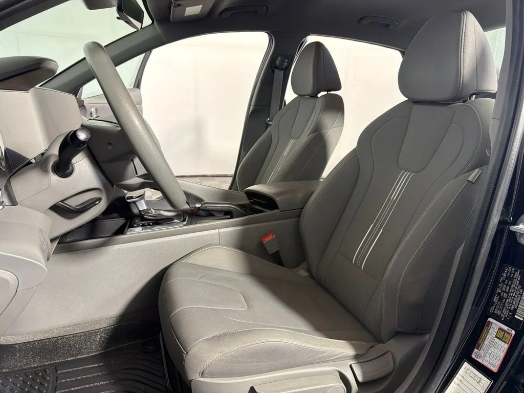Used 2024 Abyss Black Hyundai SEL image 10