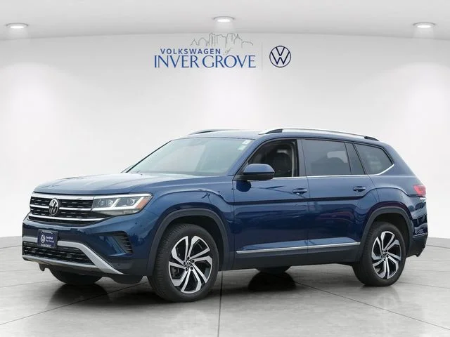 Used 2023 Blue Metallic Volkswagen SEL image 3