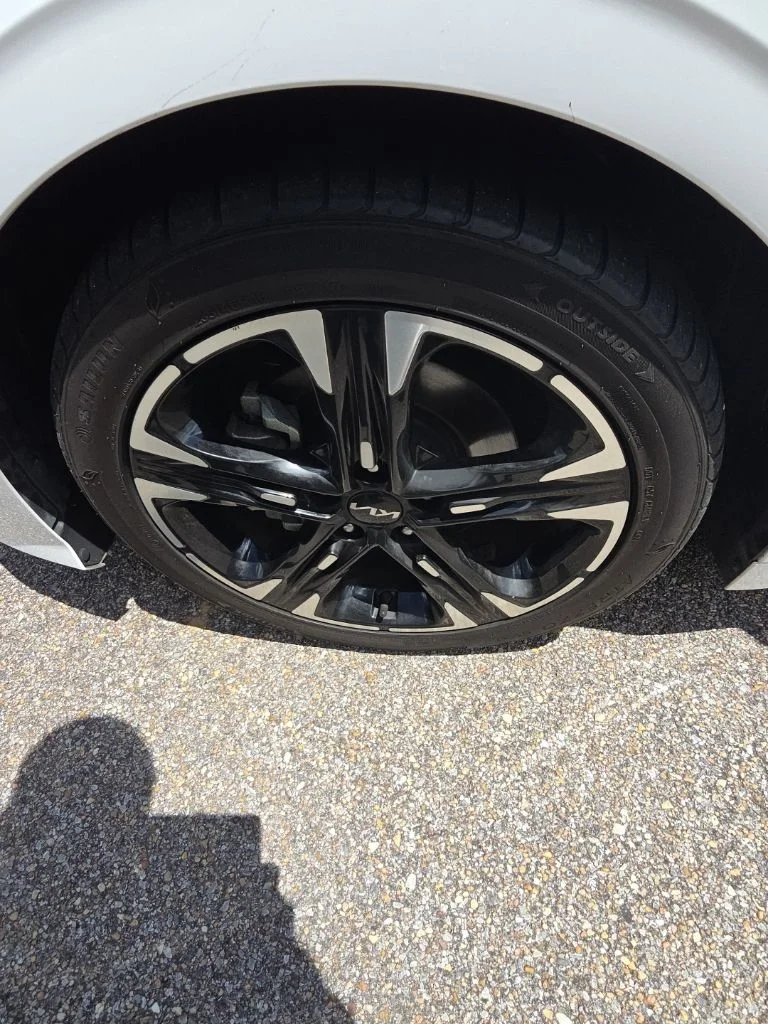 Used 2022 White Kia GT-Line image 11