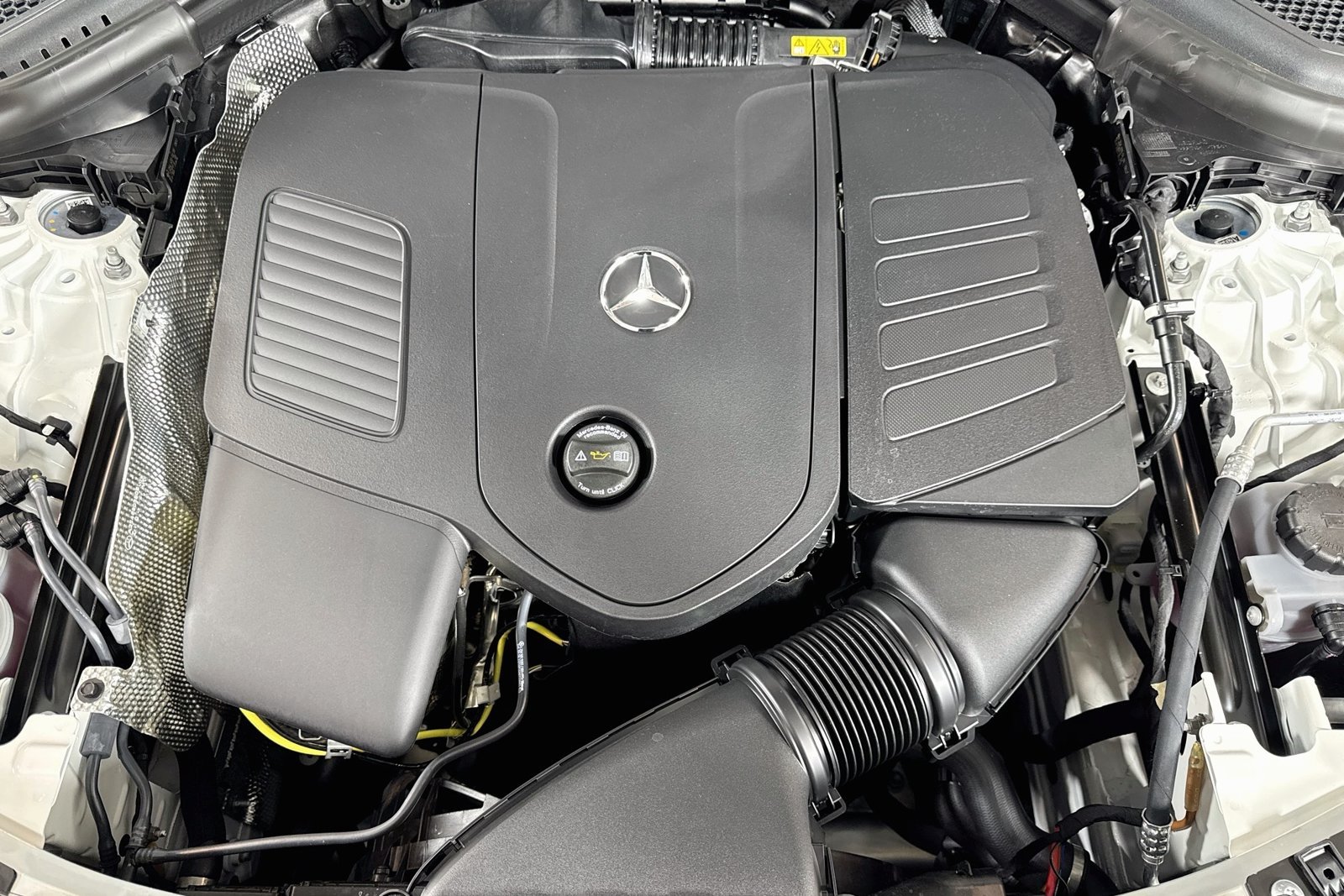 New 2026 Polar White Mercedes-Benz GLC 300 image 27