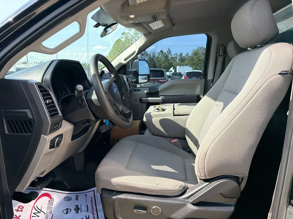Used 2019 Black Ford XLT image 9