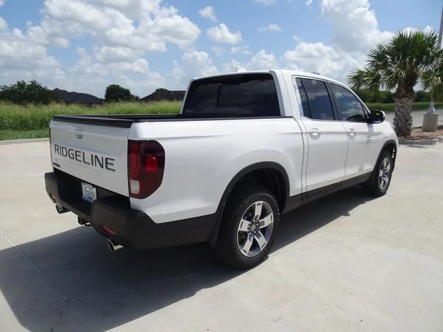 New 2026 Platinum White Pearl Honda RTL image 4