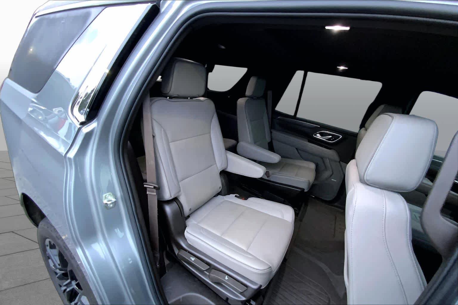 Used 2023 Sterling Metallic GMC SLT image 19