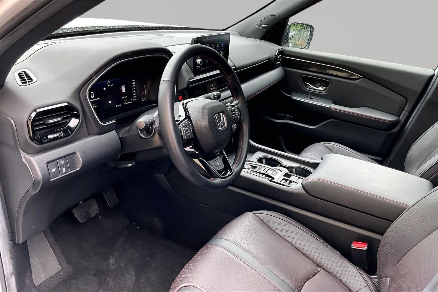 Used 2025 Platinum White Pearl Honda Black Edition image 18