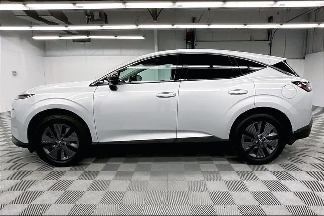 Used 2025 Brilliant Silver Metallic Nissan SL image 14