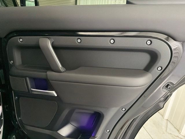 New 2026 Santorini Black Land Rover S image 17